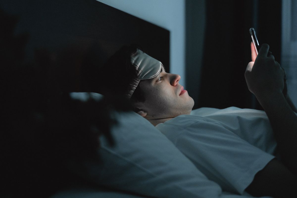 Écrans avant de dormir : quel impact sur le sommeil ?