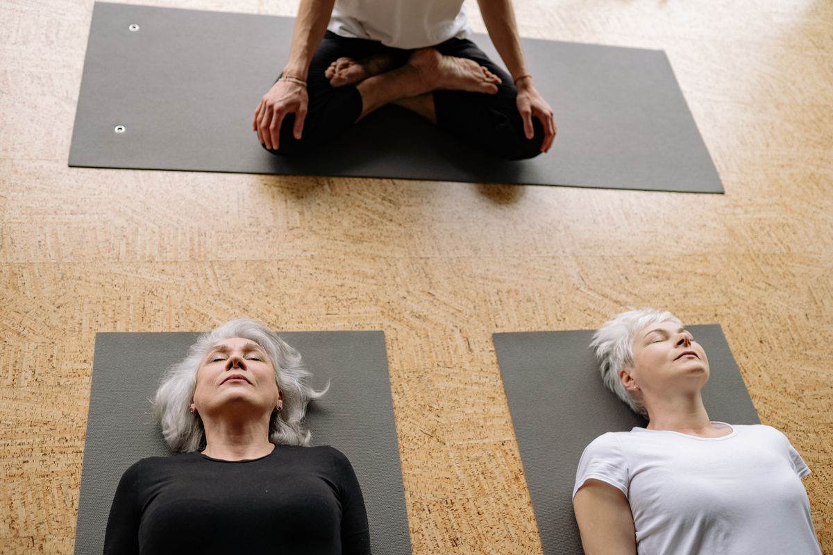 Restorative yoga : la pratique qui répare le sommeil