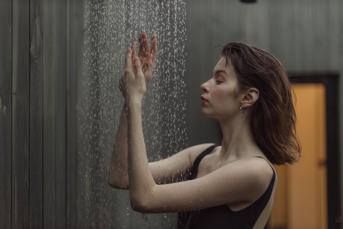 Bain froid et douche froide : quels bienfaits réels ?